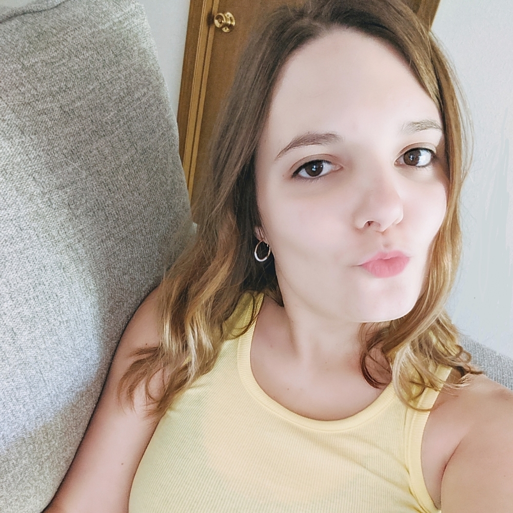 Meet your Posher, Alina